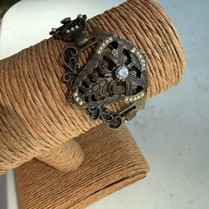 Antique-Inspired Gunmetal Filigree Bracelet with Crystal Accent